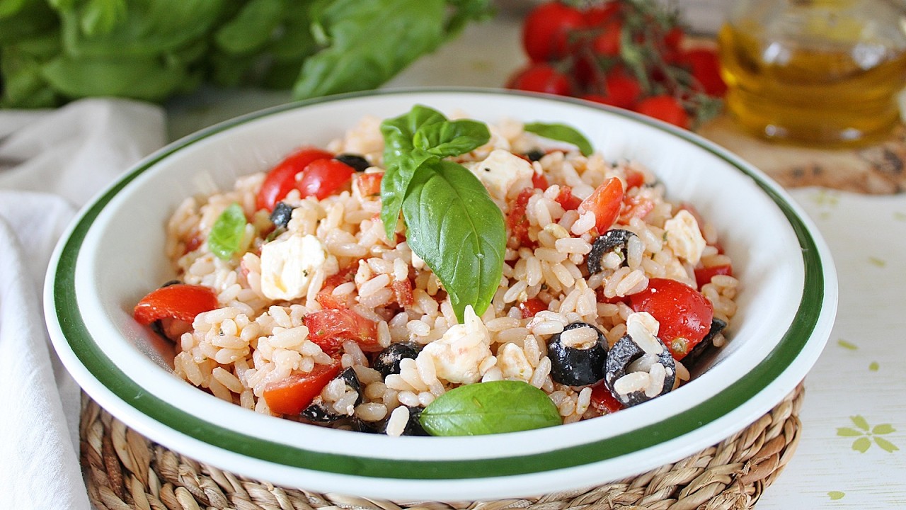 INSALATA DI RISO alla MEDITERRANEA- insalata di riso facile e veloce - La cucina di Rita