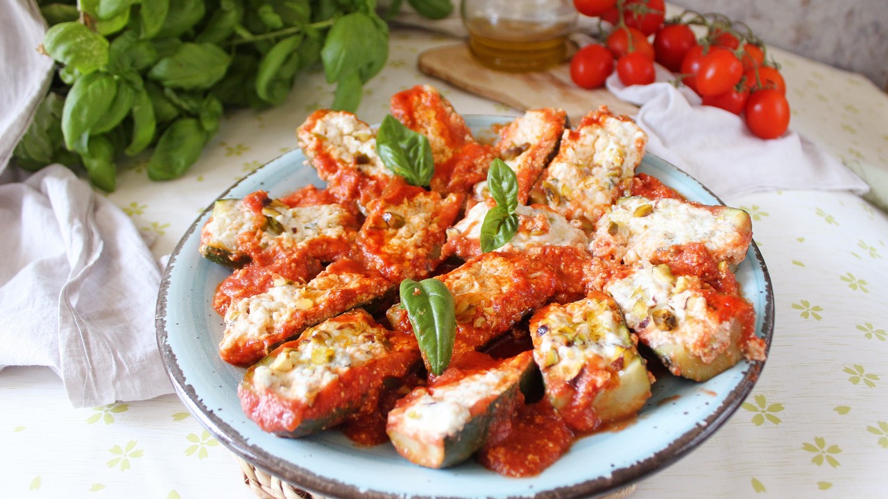 ZUCCHINE RIPIENE DI RICOTTA- secondo piatto estivo- La cucina di Rita