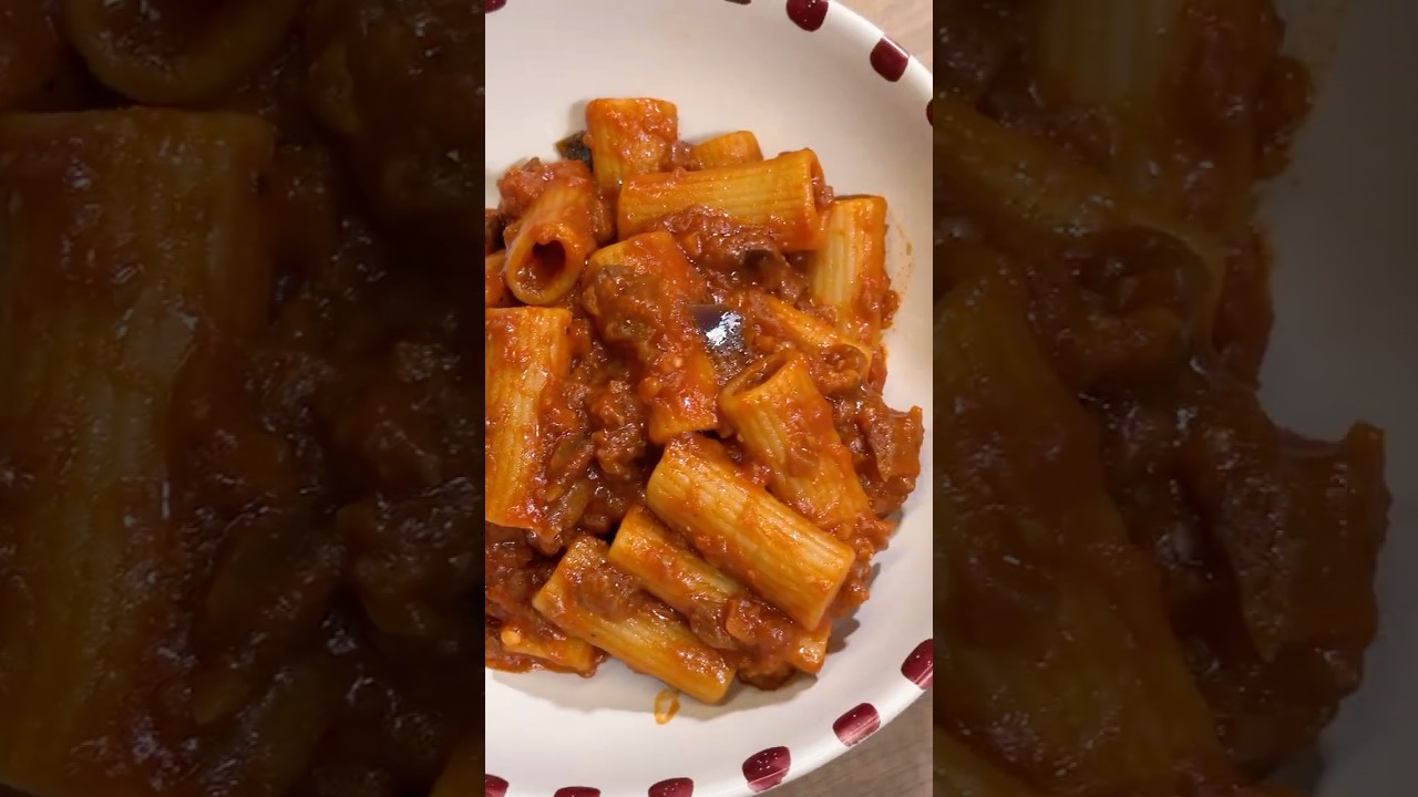 PASTA al RAGU' di MELANZANE 🍅🌿 #Shorts