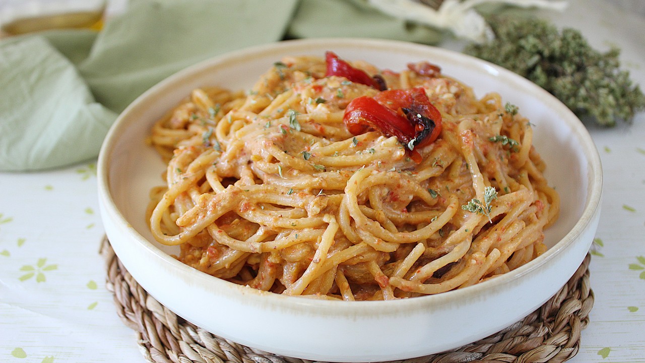 SPAGHETTI AL PESTO DI PEPERONI - La cucina di Rita