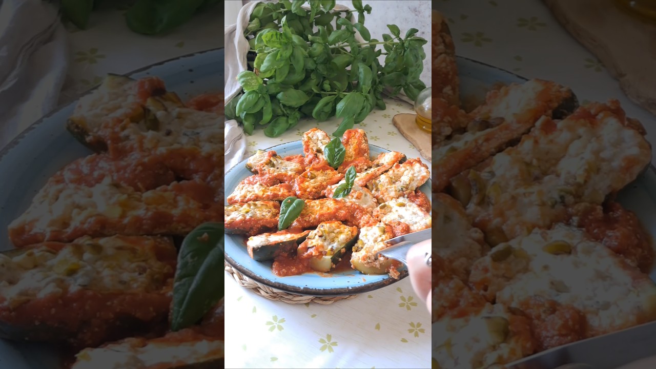 ZUCCHINE RIPIENE DI RICOTTA AL SUGO #zucchini #zucchineripiene #ricotta