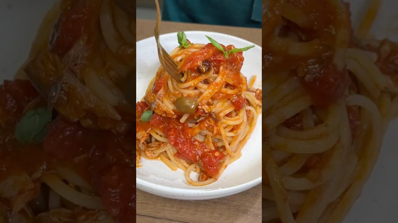 SPAGHETTI allo SGOMBRO🍅🍝 un vero salvacena #Shorts
