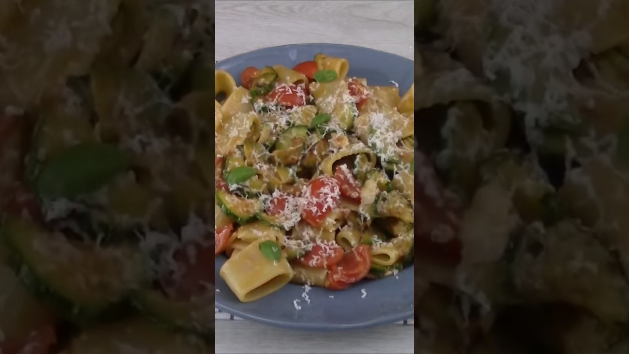 CALAMARATA CON ZUCCHINE E PROVOLA #pasta#zucchini #calamarata