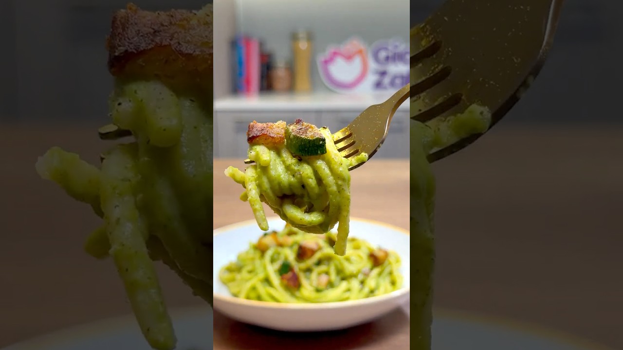 SPAGHETTI con ZUCCHINE, ACCIUGHE e PANE CROCCANTE🍝🥒✨ #Shorts