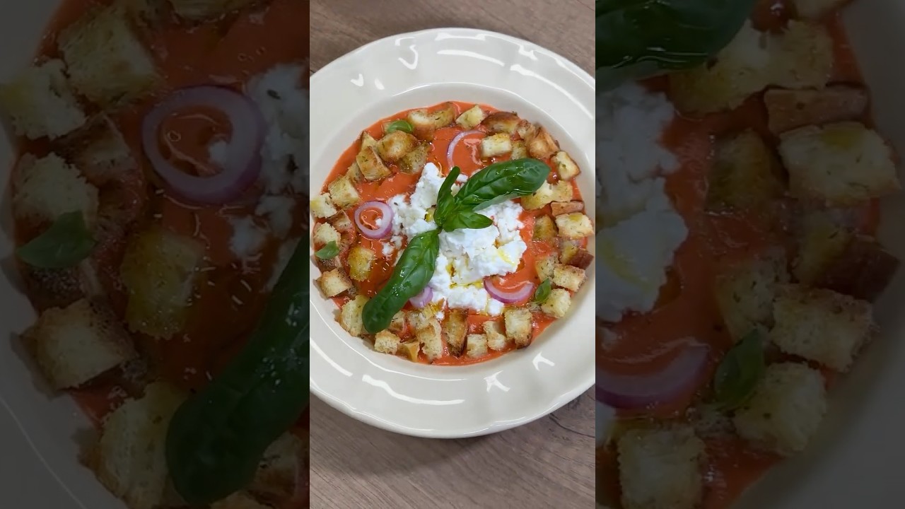 GAZPACHO alla MEDITERRANEA: il pranzo fresco che sa d'estate🍅🌿☀️ #Shorts