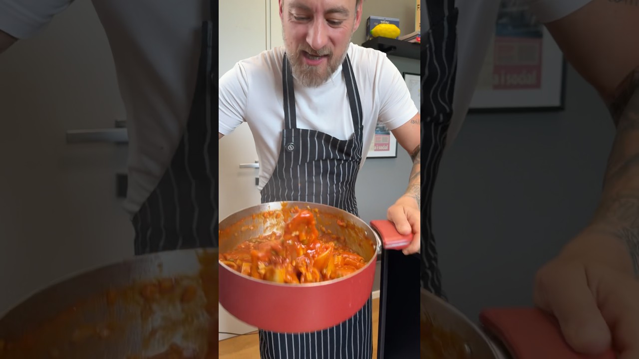 Paccheri seppie e piselli! una BOMBA estiva!🤤 La ricetta completa ti aspetta...