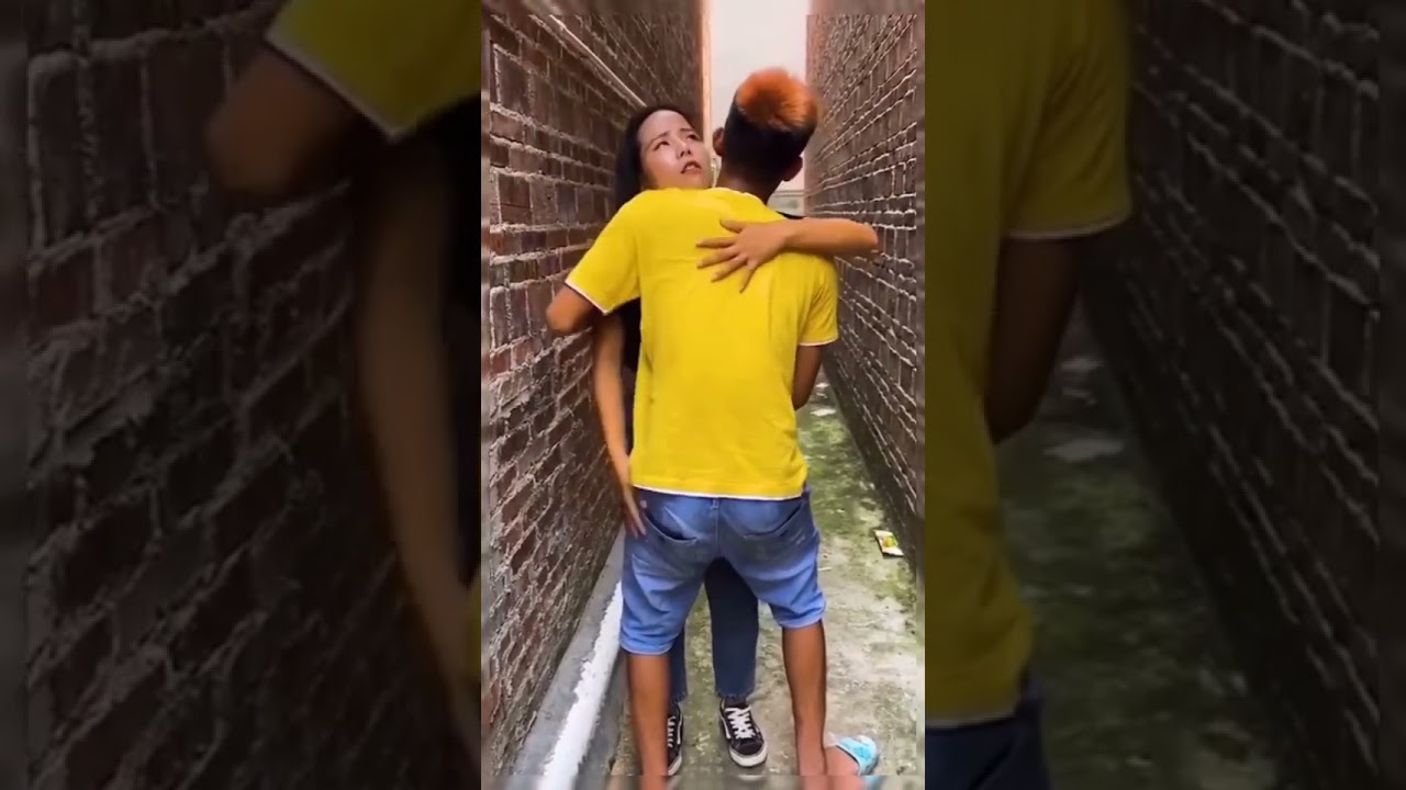 she didn't expect that #funny #short #girl #boy #expect #friends #fail #tiktok