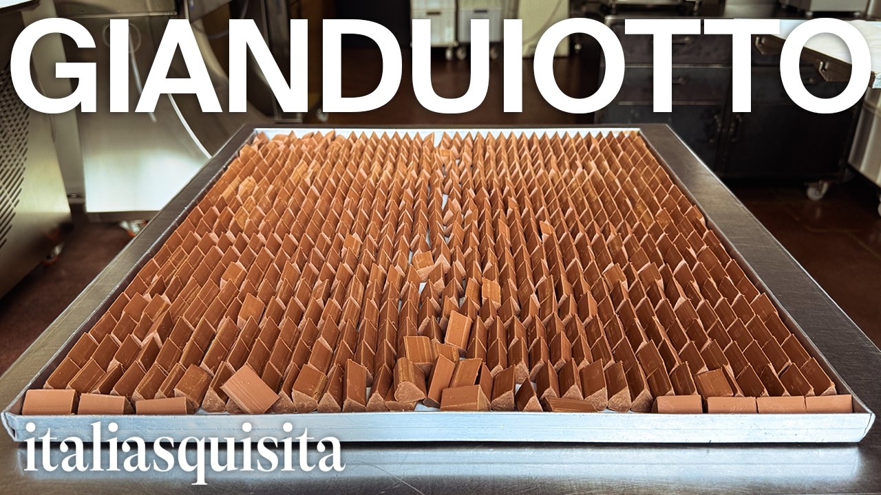 Come nasce il migliore gianduiotto del mondo nei laboratori del maestro ciocc...