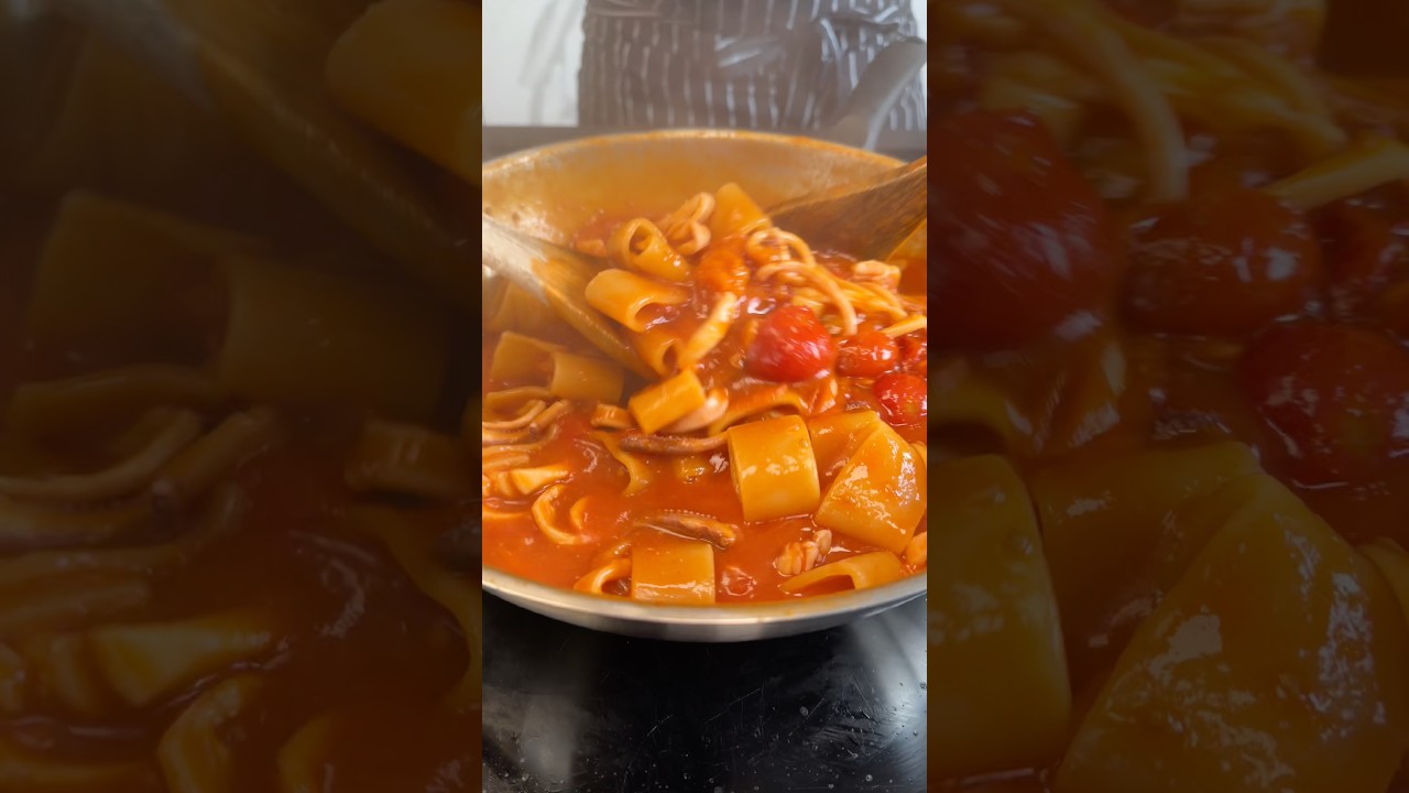 La Calamarata Napoletana è ORA ONLINE !! Vai a vederla e sfondala di Like🤤