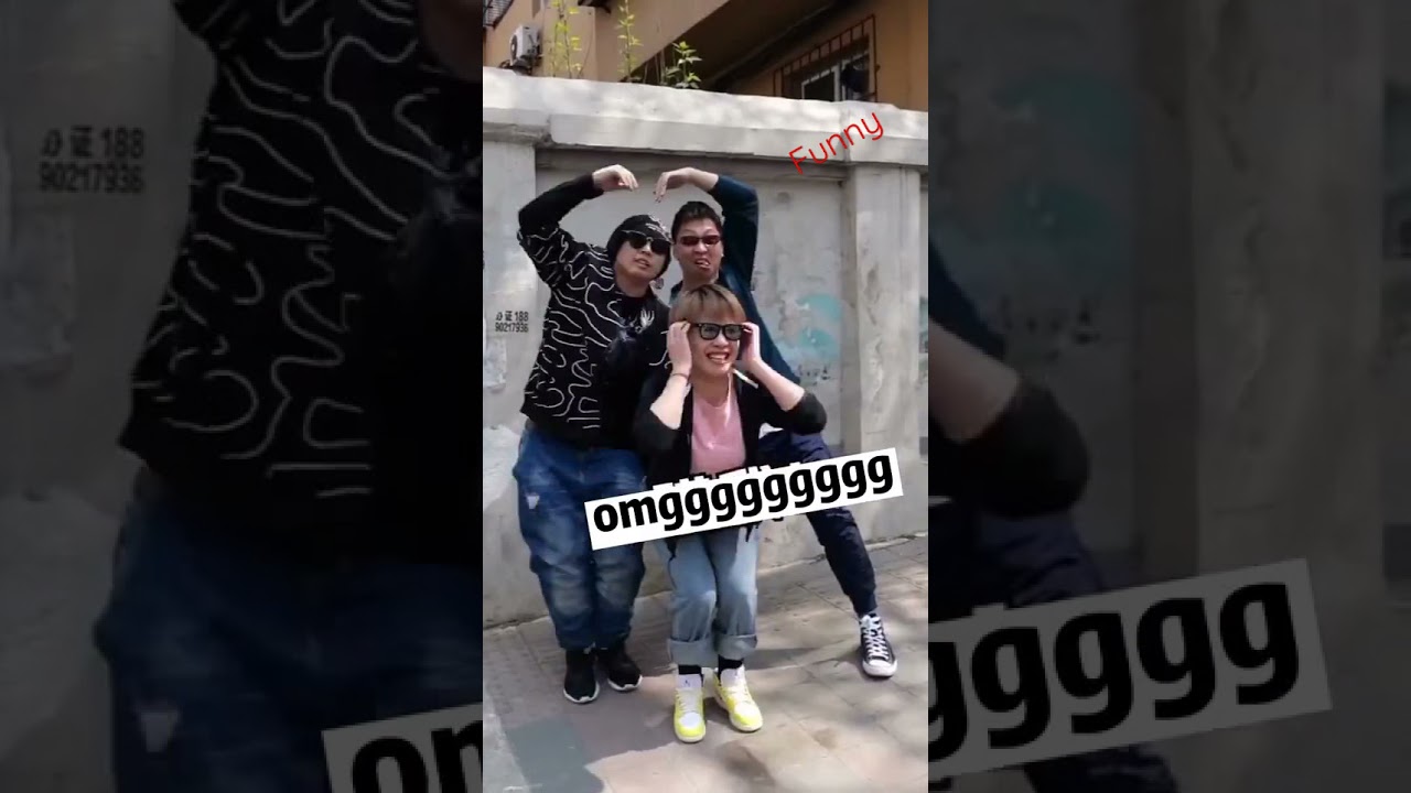 pass the traffic light 🚥#funny #short #light #girl #boy #guys #way #tiktok #fun