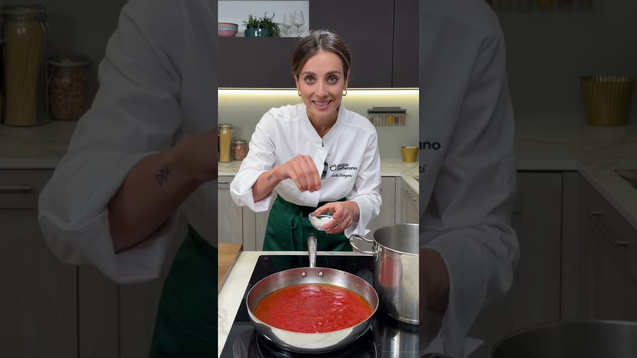 🍝🌋 PASTA alla STROMBOLANA - veloce e svuota dispensa🌶️🌊 #Shorts