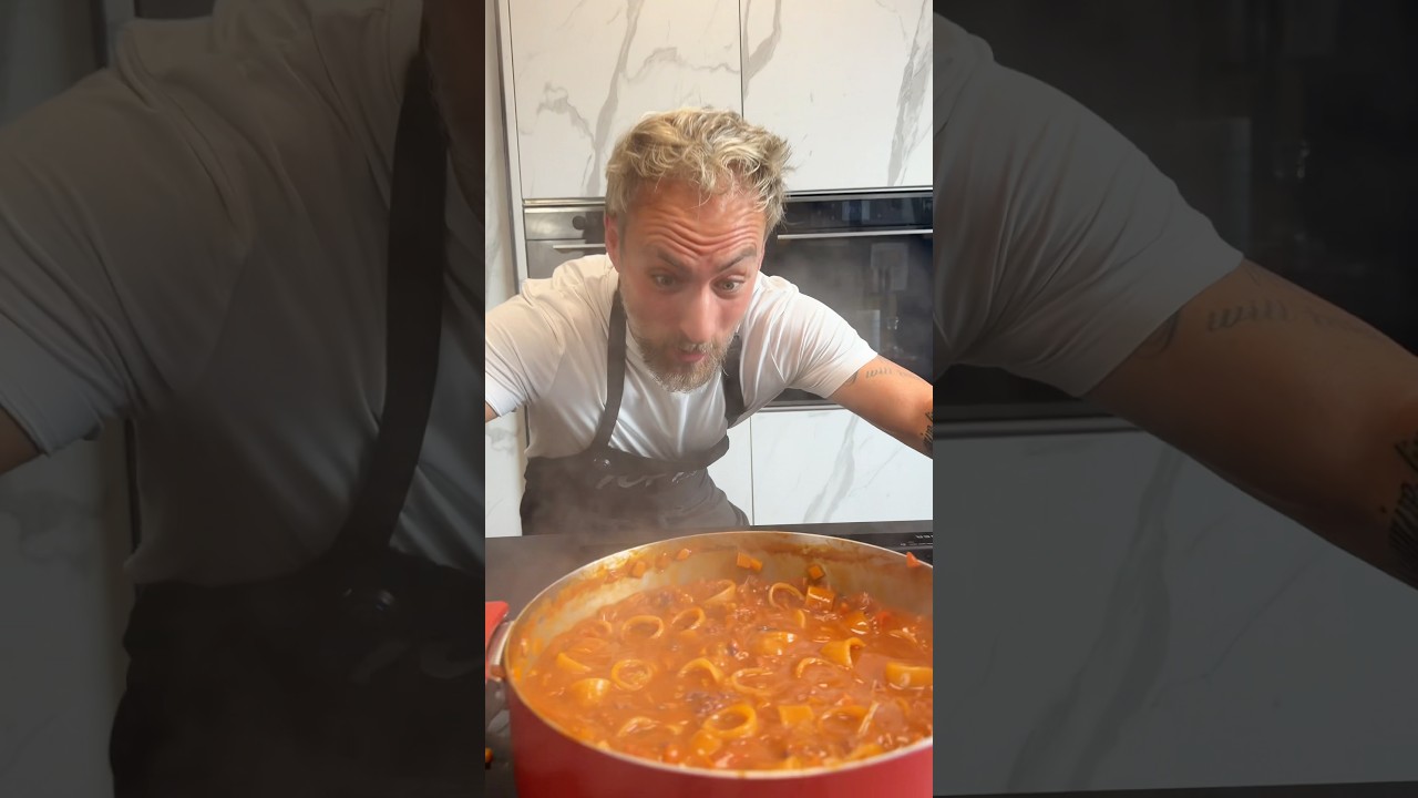 La pasta al polpo che sta facendo impazzire tutti🐙☀️ragù di polpo Spaziale!!