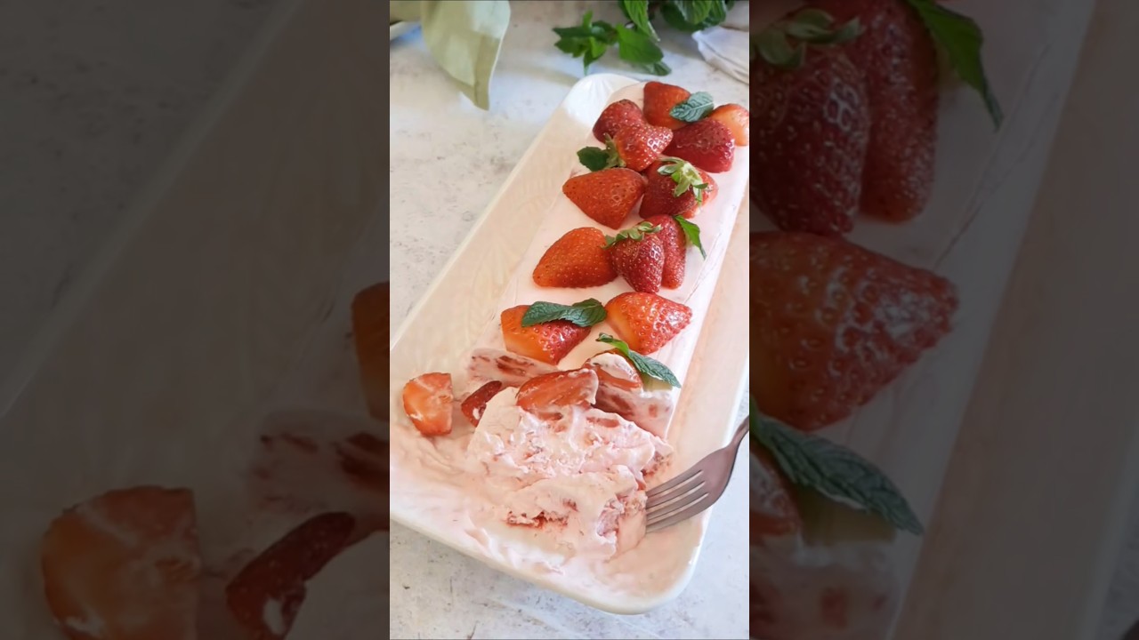 SEMIFREDDO ALLO YOGURT E FRAGOLE 🍓 #semifreddo #yogurt #fragole #lacucinadirita